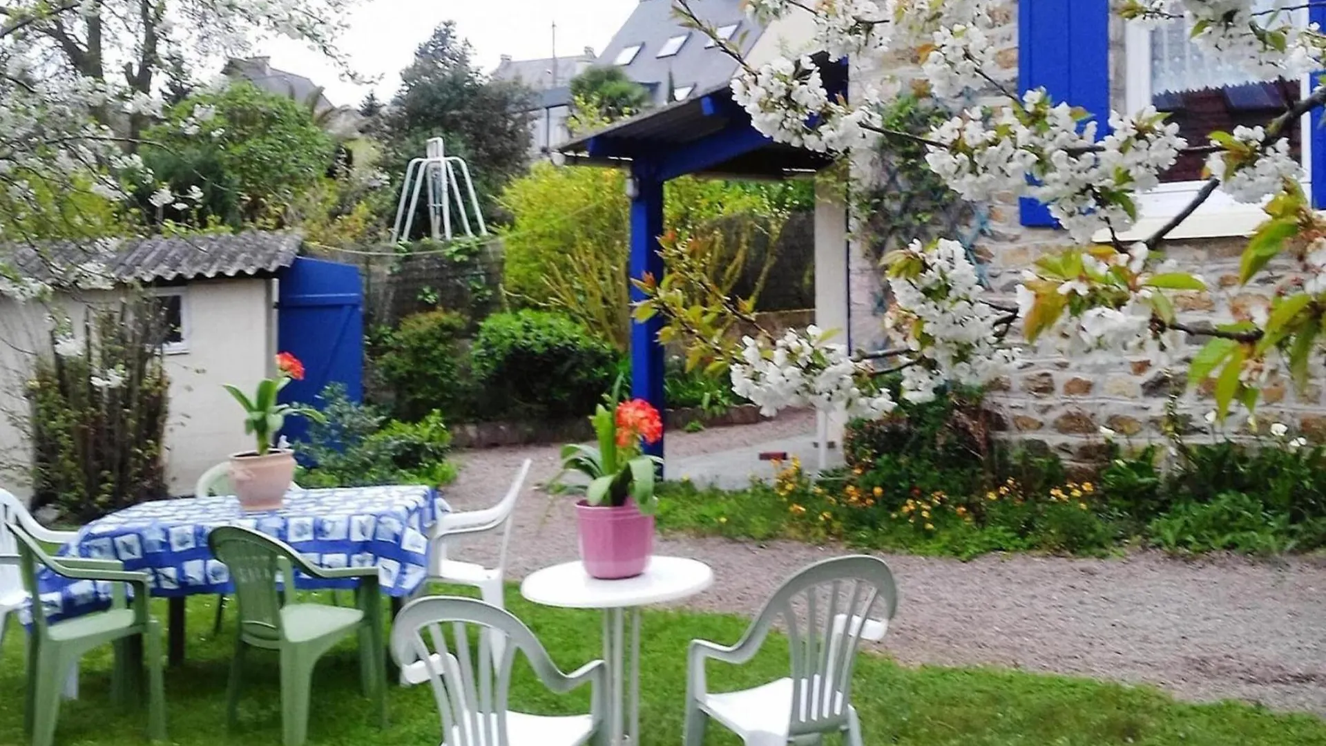 Nice Holiday Home Near The Beach Пленёф-Валь-Андре