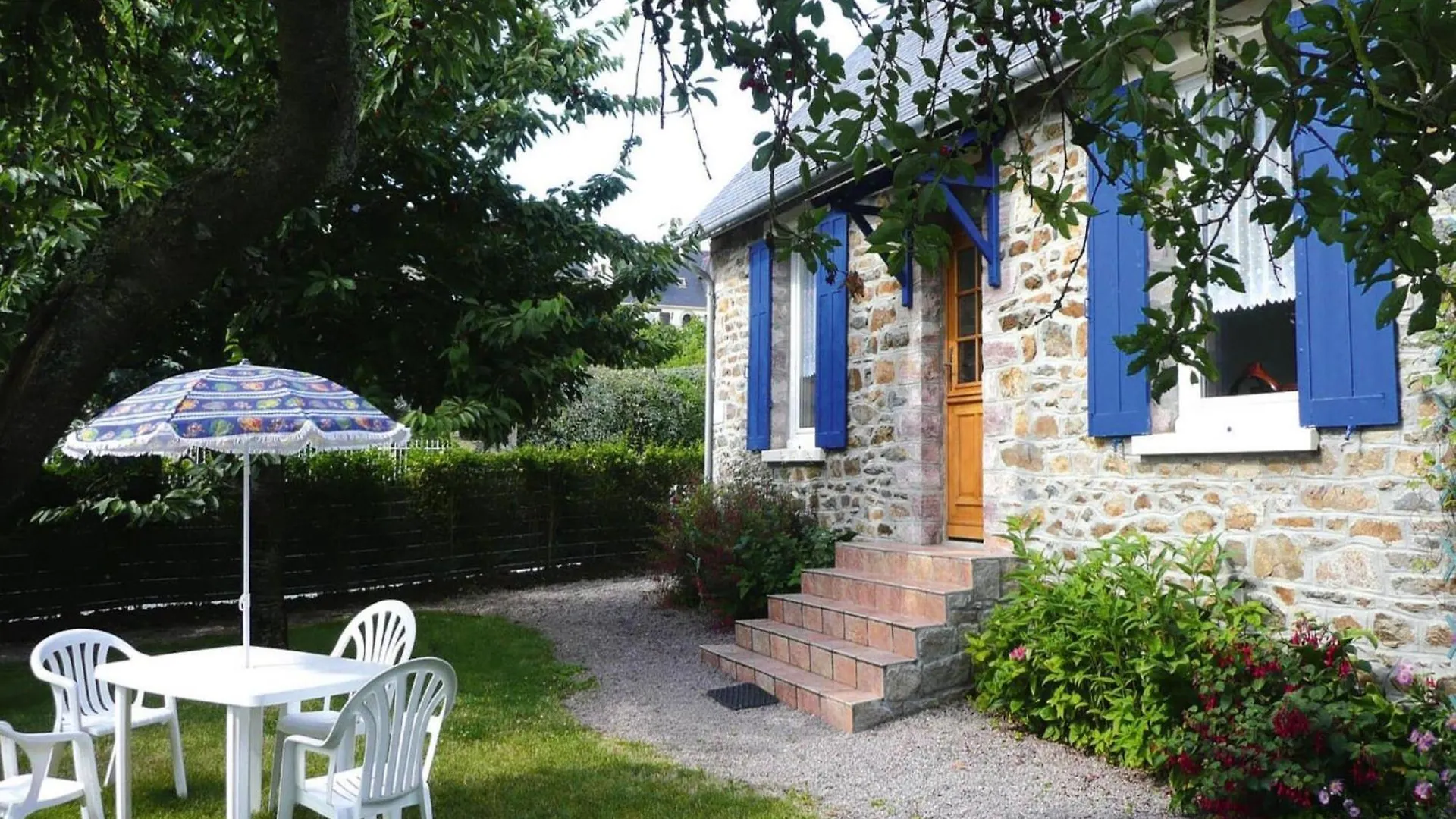 Nice Holiday Home Near The Beach Пленёф-Валь-Андре