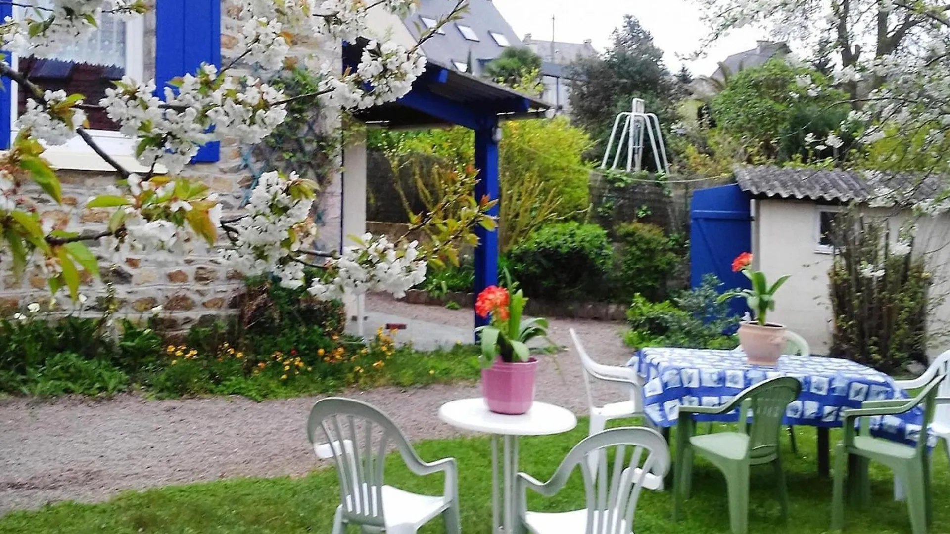 Nice Holiday Home Near The Beach Пленёф-Валь-Андре