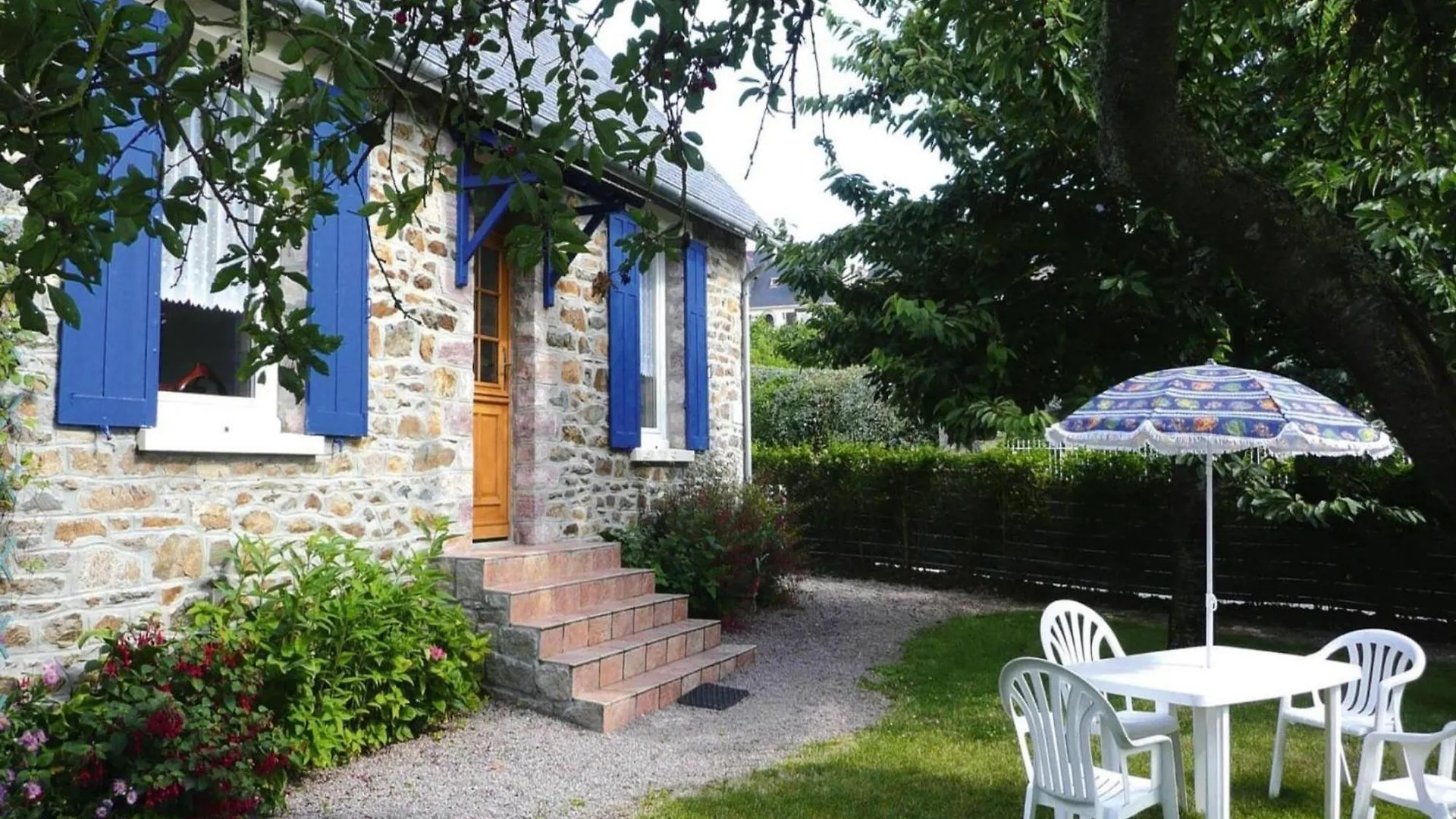 Nice Holiday Home Near The Beach Пленёф-Валь-Андре